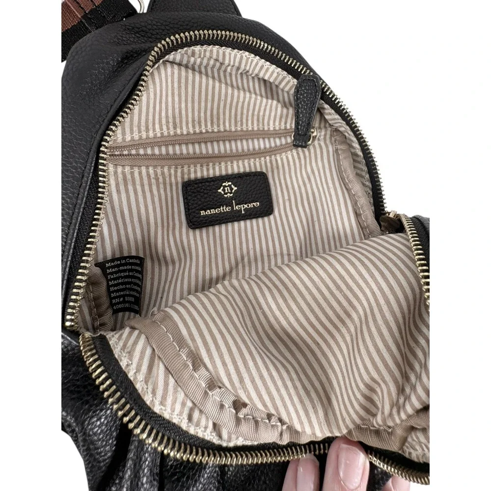 Nanette Lepore Sling Bag Womens Black Excellent Pebbled Vegan Leather Crossbody